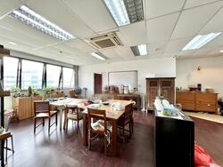 Redhill Forum (D3), Factory #455306051